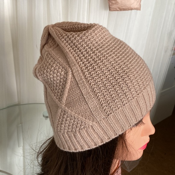Winter women’s tuque cable knit acrylic! Colour blush pink! OS - Picture 6 of 8